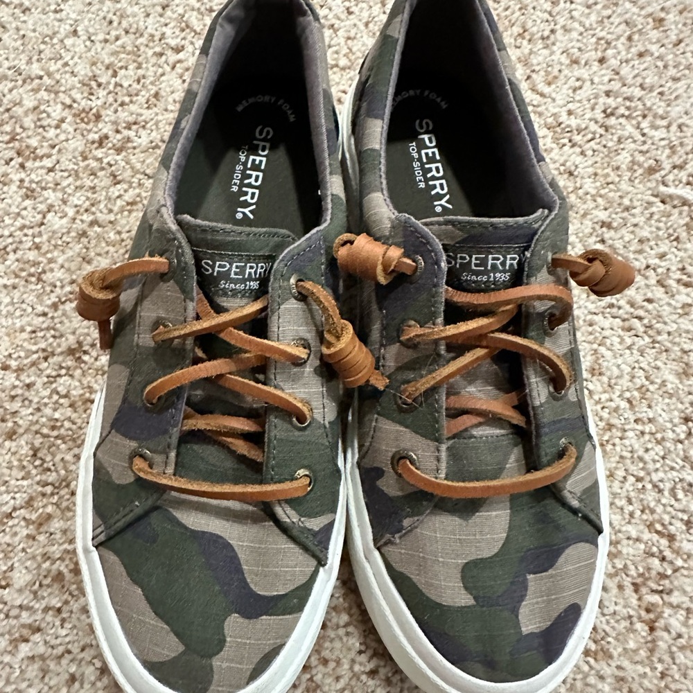 Sperry camo women’s sneakers size 7
